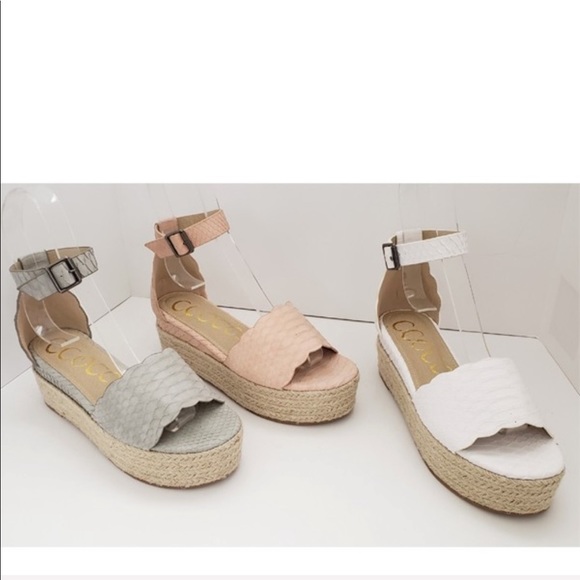 Snake skin texture scalloped Espadrille sandal - Picture 6 of 6